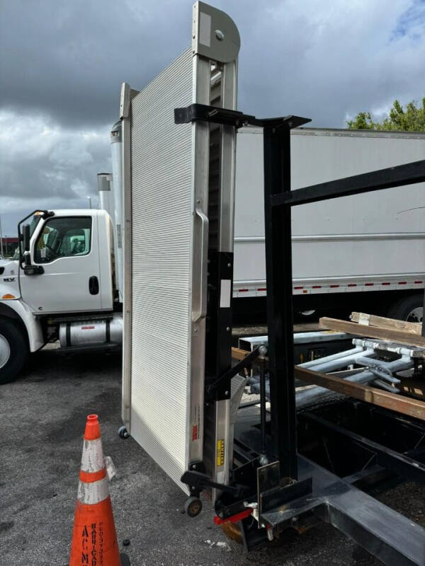 FOLDABLE RAMP ALUMINUM