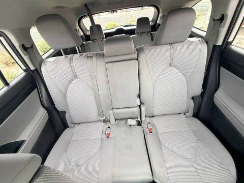 2021 Toyota Highlander LE