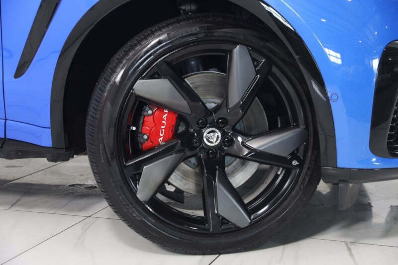 2024 Jaguar F-PACE SVR