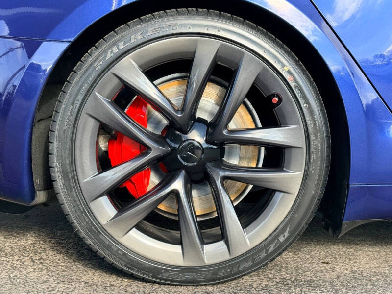 2023 Tesla Model S Plaid