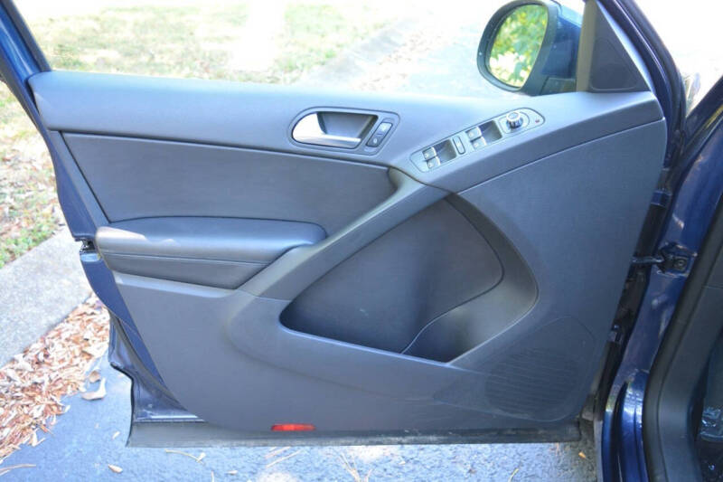 2011 Volkswagen Tiguan SEL