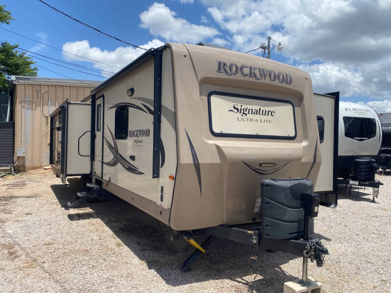 2017 Rockwood 8328BS