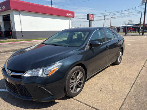 2015 Toyota Camry for sale at HOUSTON SKY AUTO SALES in Houston TX