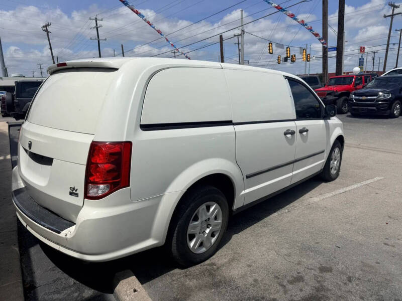 2012 RAM C/V
