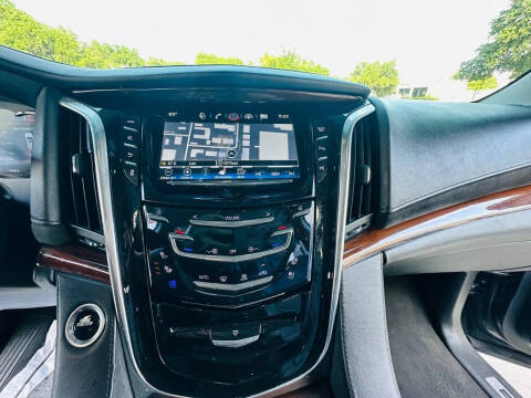 2018 Cadillac Escalade Standard