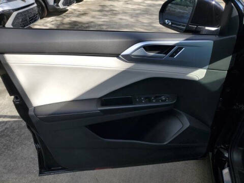 2025 Volkswagen Taos SE