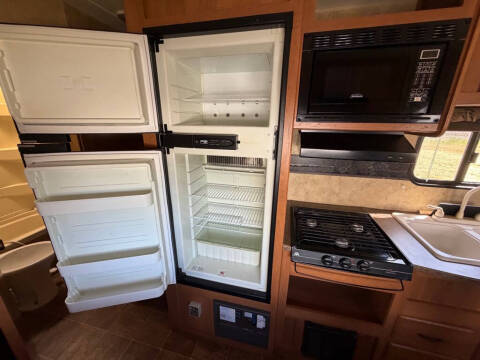 2010 Keystone RV TRAILER