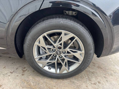 2023 Genesis GV70 2.5T Standard