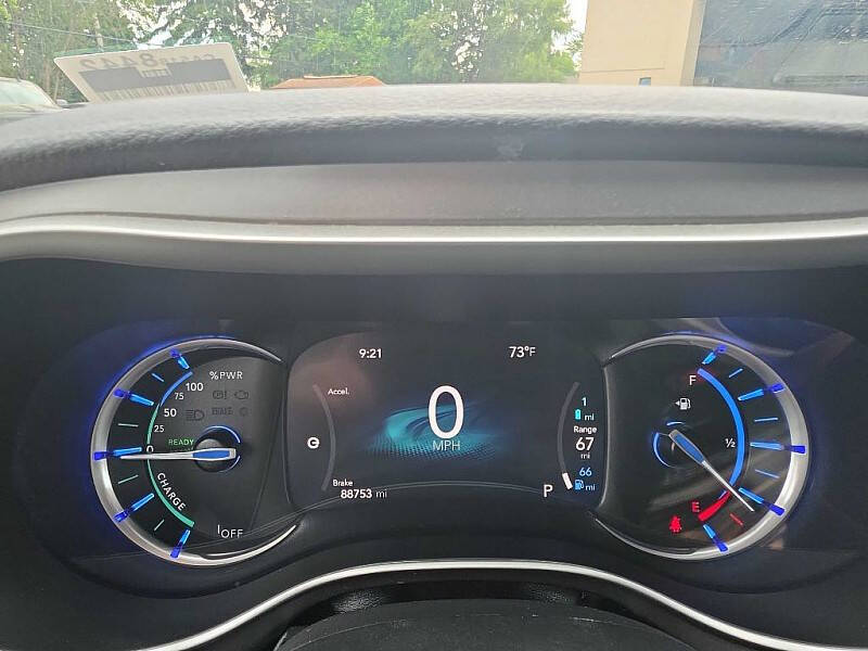 2022 Chrysler Pacifica Hybrid Touring L