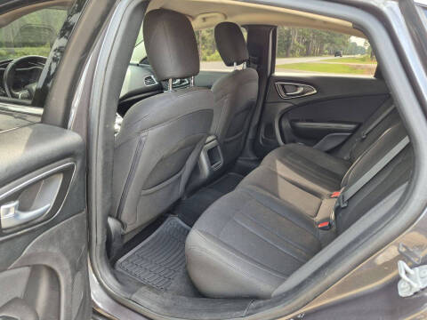 2016 Chrysler 200 LX