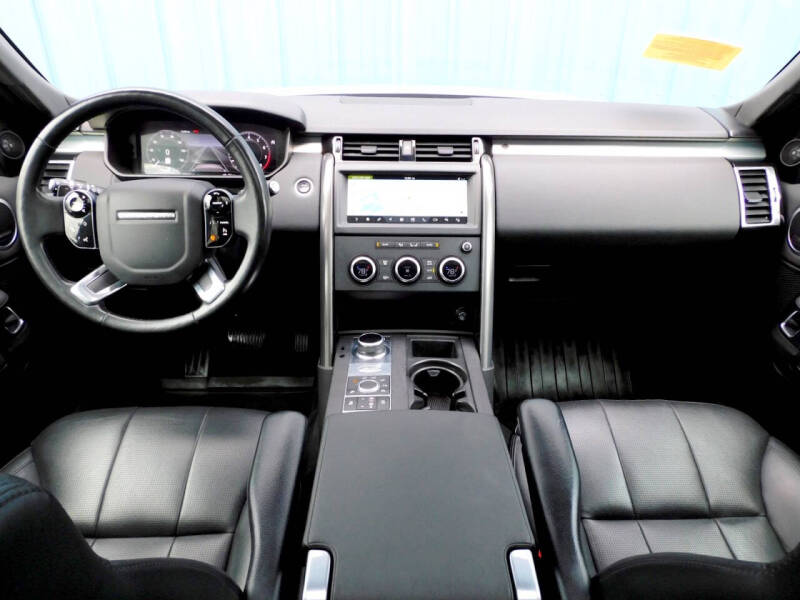 2020 Land Rover Discovery Landmark Edition