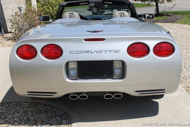 2002 Chevrolet Corvette 17