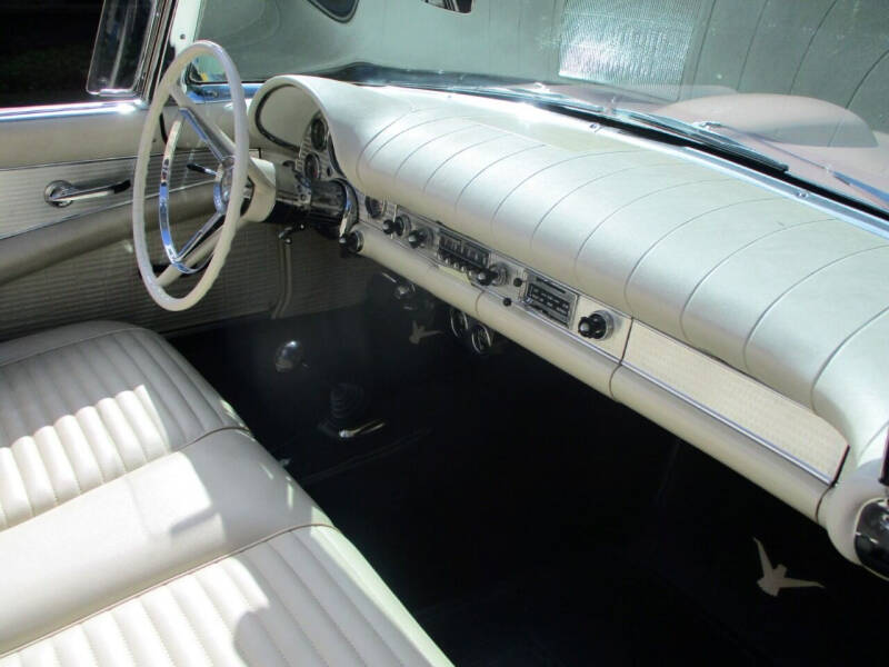 1957 Ford Thunderbird