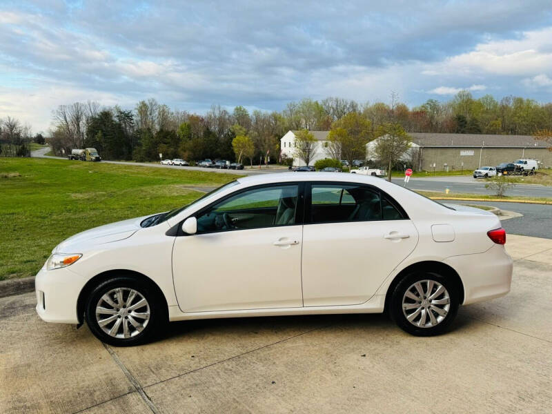 2012 Toyota Corolla LE photo 6