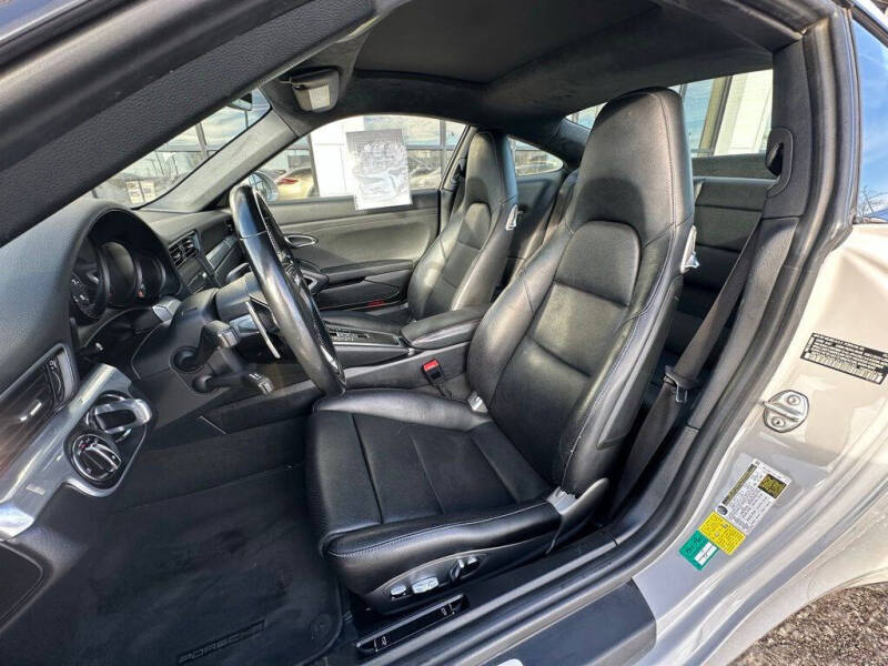 2018 Porsche 911 Carrera