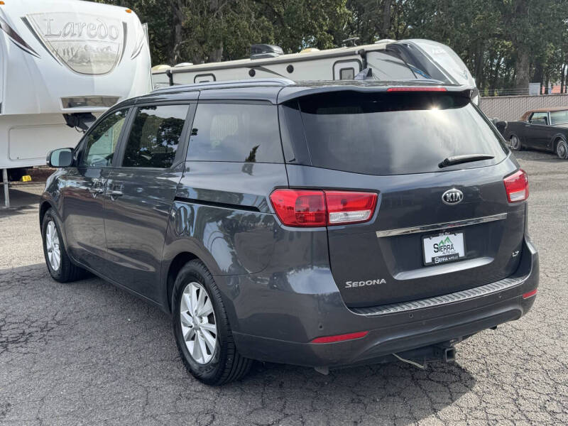 2017 Kia Sedona LX