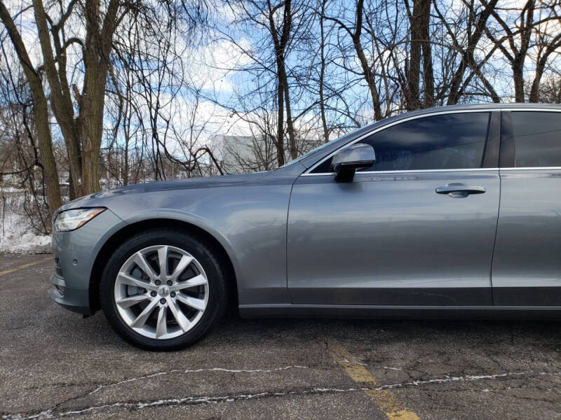 2018 Volvo S90 T6 Momentum