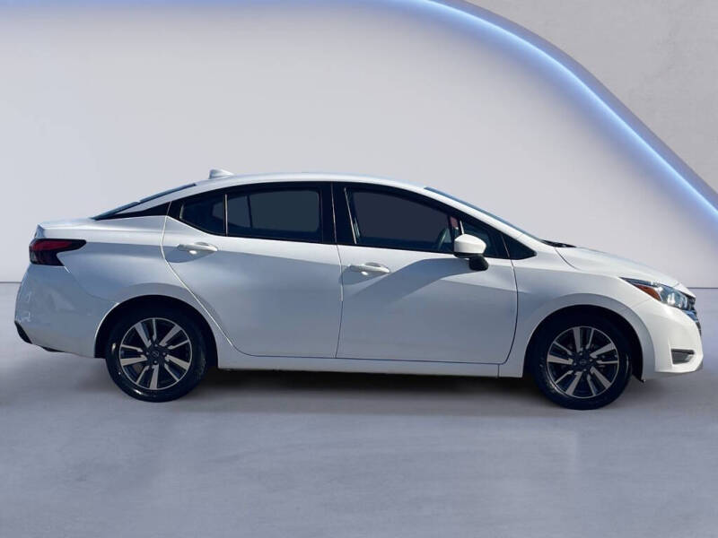 2023 Nissan Versa SV