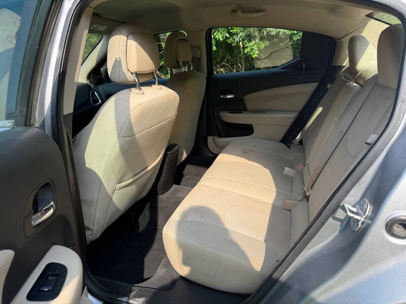 2013 Dodge Avenger SE