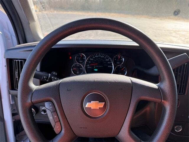 2023 Chevrolet Express 2500