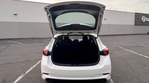 2017 Mazda MAZDA3 Sport