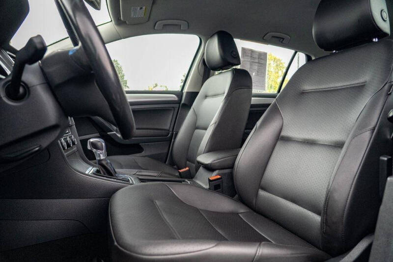 2016 Volkswagen e-Golf SEL Premium