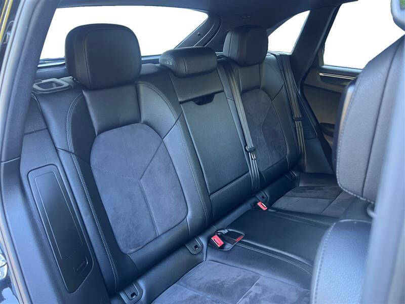 2017 Porsche Macan