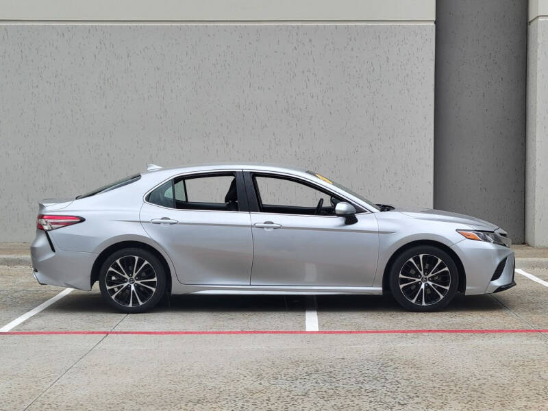 2019 Toyota Camry SE