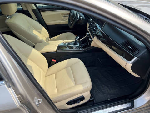 2016 BMW 5 Series 528i