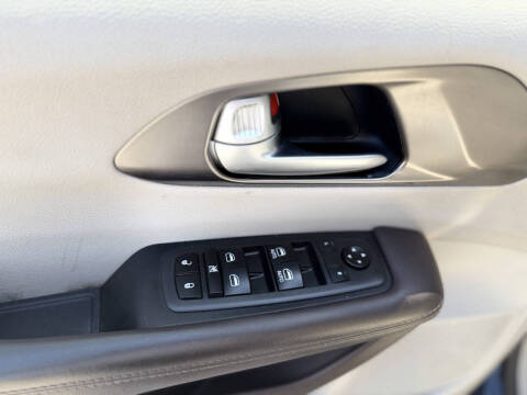 2017 Chrysler Pacifica Touring-L