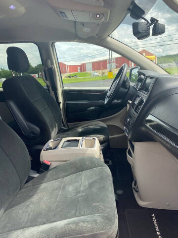 2012 Chrysler Town and Country Touring