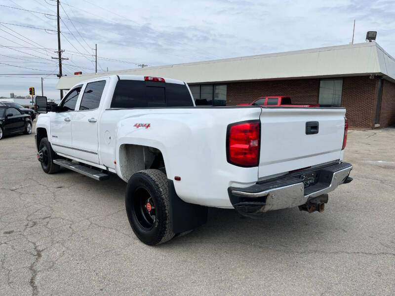 2015 Chevrolet Silverado 3500HD LTZ photo 10