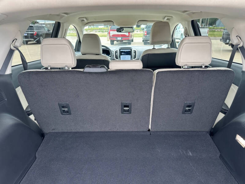 2022 Ford Edge Titanium