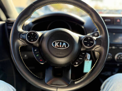 2016 Kia Soul +