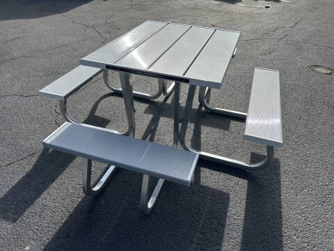 2026 Aluma 21029 Picnic Table