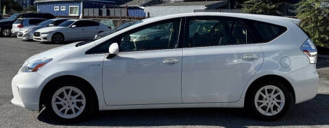 2012 Toyota Prius v Three