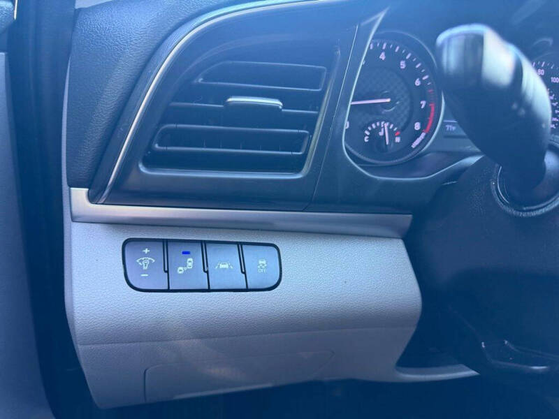 2019 Hyundai Elantra