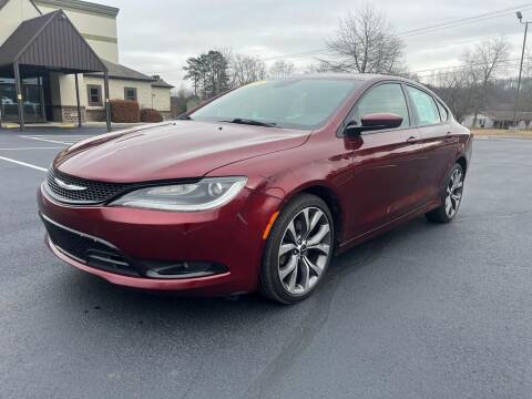 2015 Chrysler 200 for sale at Automobile Gurus LLC in Knoxville TN
