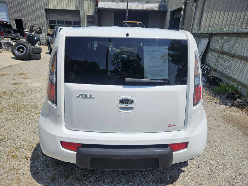 2011 Kia Soul +