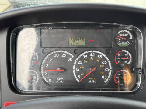 2015 Freightliner M2 106