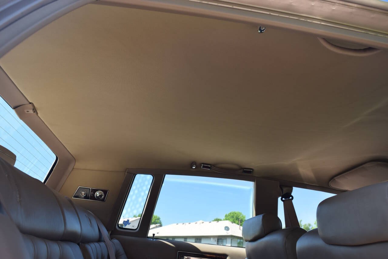 1991 Cadillac Brougham 151
