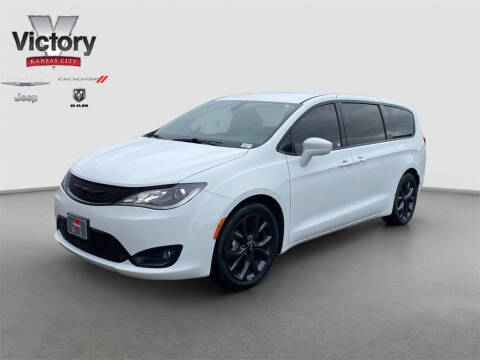 2020 Chrysler Pacifica Touring