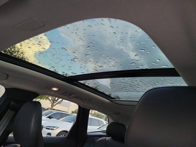 2024 Volvo XC60 B5 Core Dark Theme