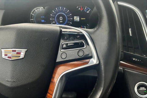 2017 Cadillac Escalade Standard