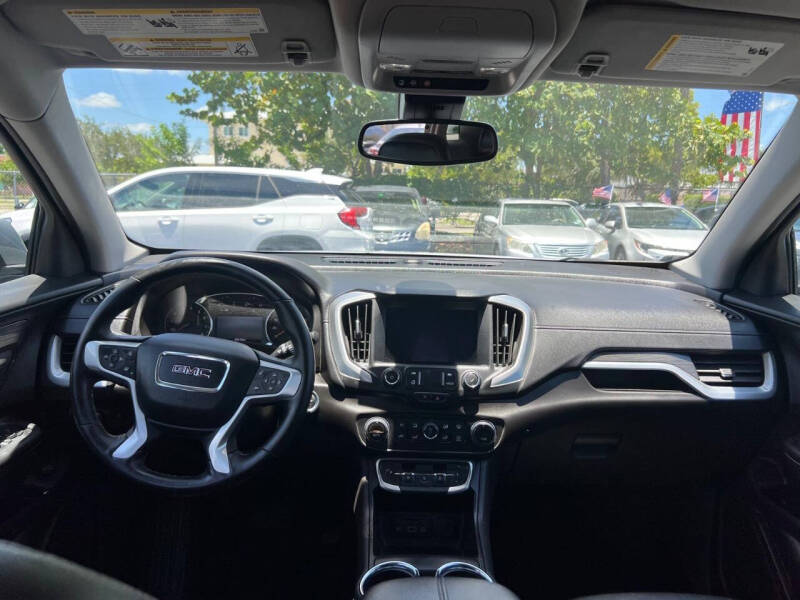 2024 GMC Terrain SLT