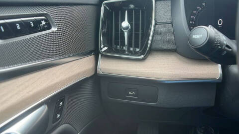 2026 Volvo XC90 B5 Core
