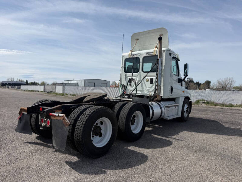 2012 Freightliner Cascadia