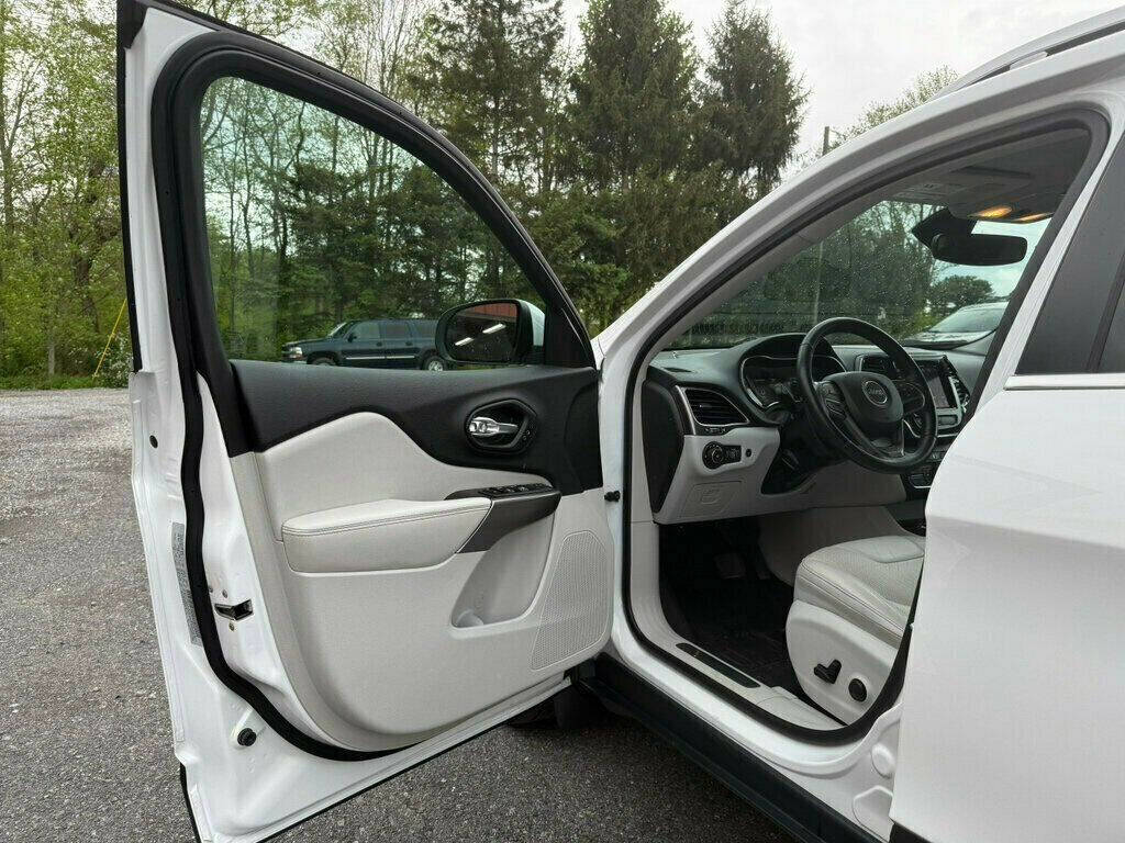 2019 Jeep Cherokee 18