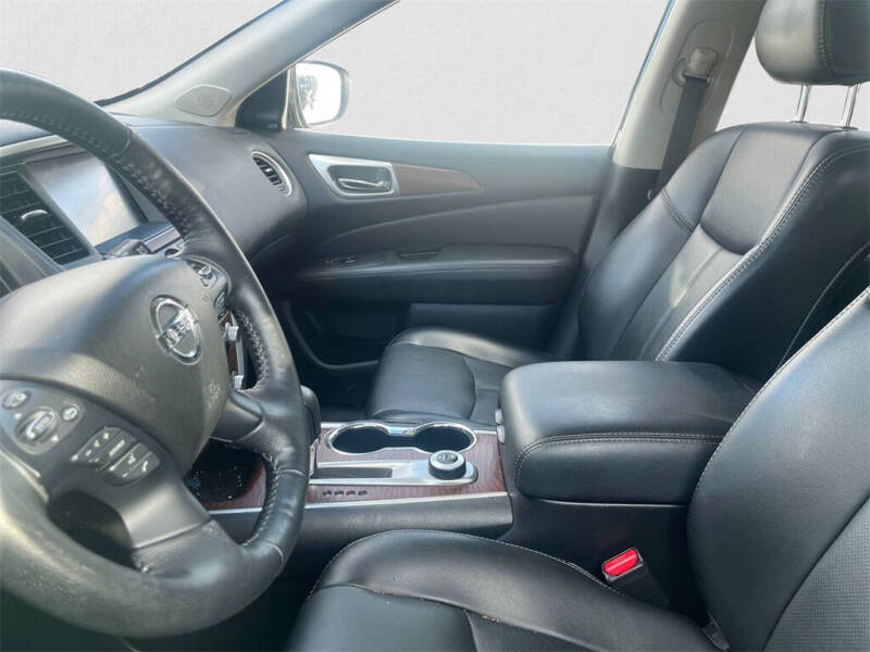 2020 Nissan Pathfinder Platinum