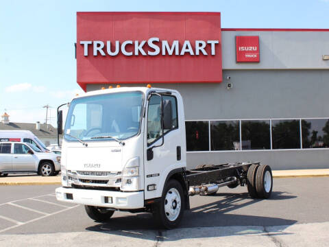 2025 Isuzu NRR for sale at Trucksmart Isuzu in Morrisville PA